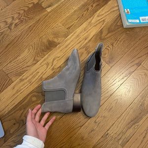 NWT Louise et cie grey booties